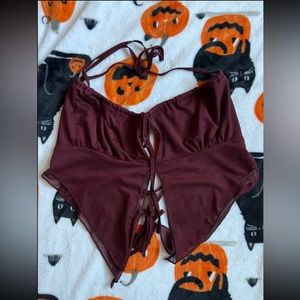 EDIKTED maroon strappy going out top/crop top size XL